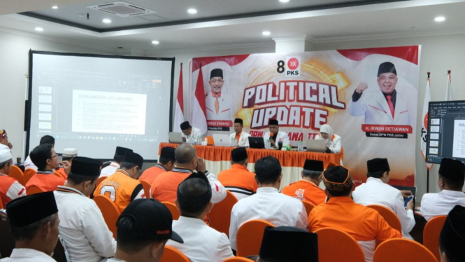 Kegiatan political update di kantor DPW PKS Jatim di Surabaya.