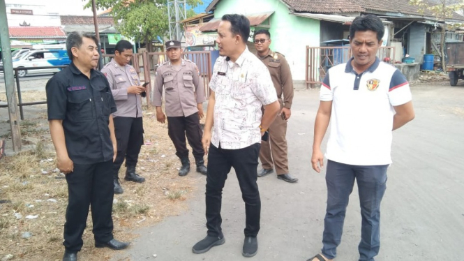 Dishub Jatim Murdiono di dampingi Camat Muhammad Amri dan Kades