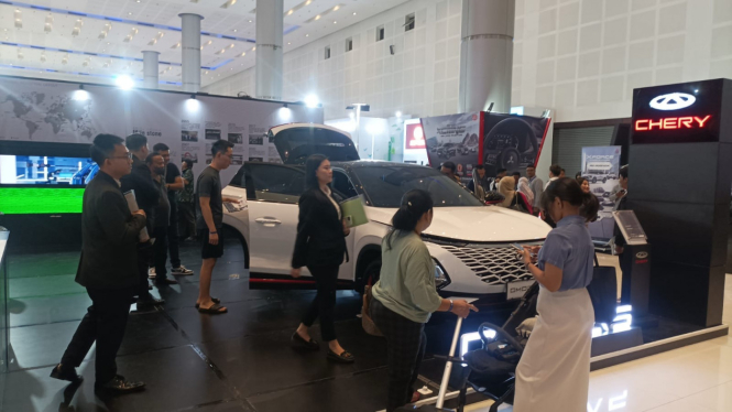 Crossover SUV merek Chery Omoda 5 EV