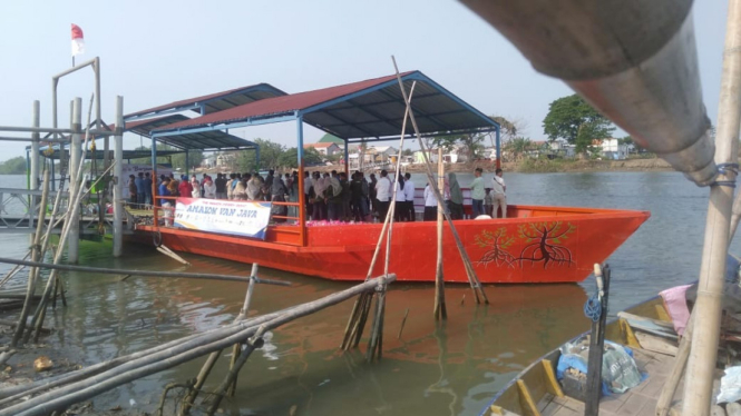 Kapal Amazon Van Java milik desa di Gresik