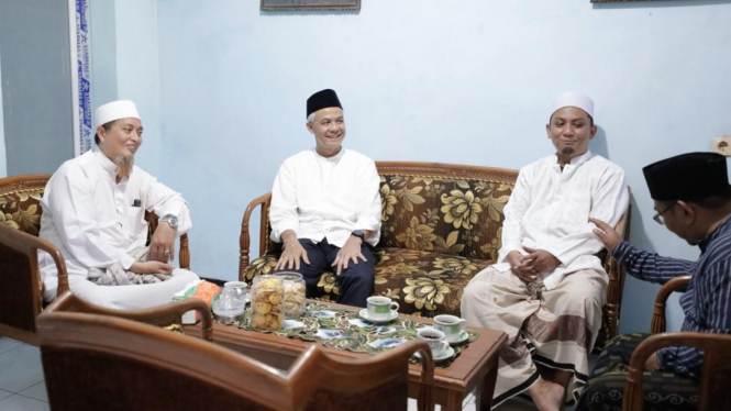 Ganjar Pranowo Kunjungi Ponpes Roudhotul Muta'allimin Surabaya