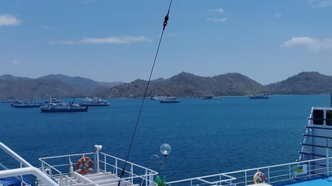 Suasana Pelabuhan Gili Mas dilihat dari KM Dharma Rucitra VIII.