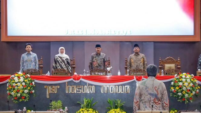 Gubernur Khofifah hadiri Rapat Paripurna DPRD Jawa Timur