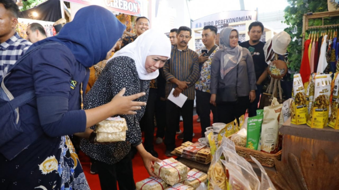 Khofifah saat meninjau Jatim Fest di Jatim Expo Surabaya