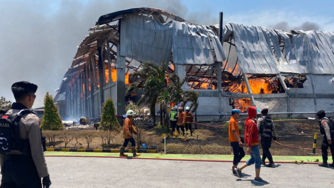 Kebakaran Pabrik Tisu Mojokerto