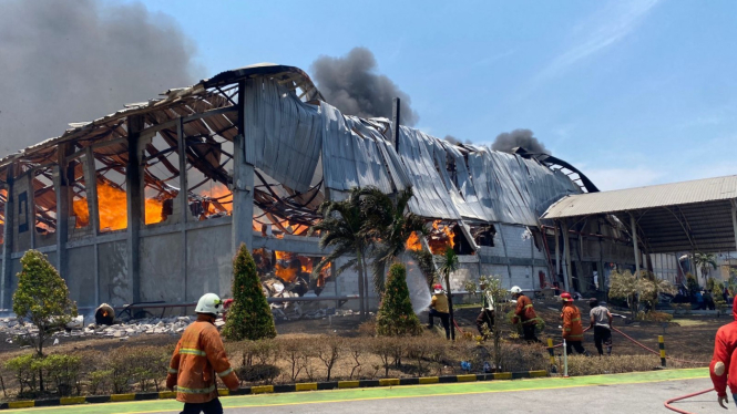 Kebakaran Pabrik Tisu Mojokerto Diduga Dipicu Korsleting Listrik