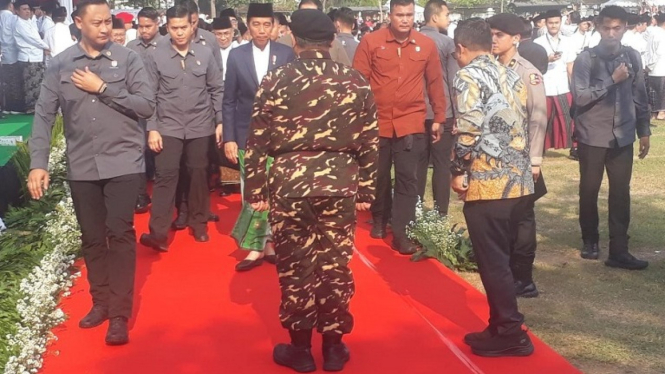 Menag Yaqut Cholil Qoumas saat memberi laporan kepada Presiden Jokowi
