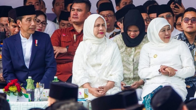 Presiden Joko Widodo didampingi Iriana dan Khofifah Indar Parawansa