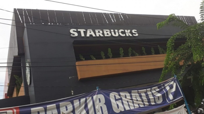 Starbucks di Jalan Ir Soekarno Surabaya