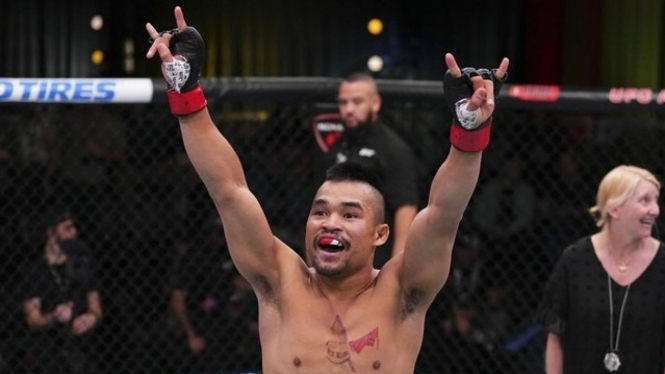 Jeka Saragih menjadi pemenang dalam laga debut di pentas UFC.