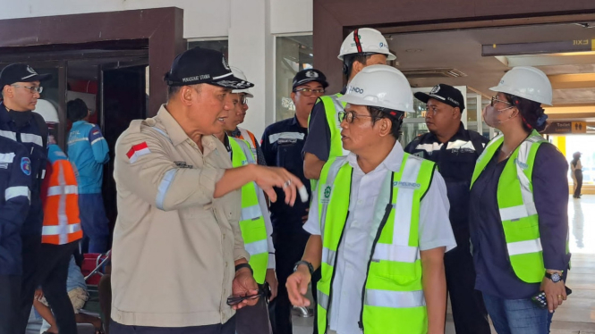 Bambang Haryo Soekartono berkunjung ke Pelabuhan Semarang.