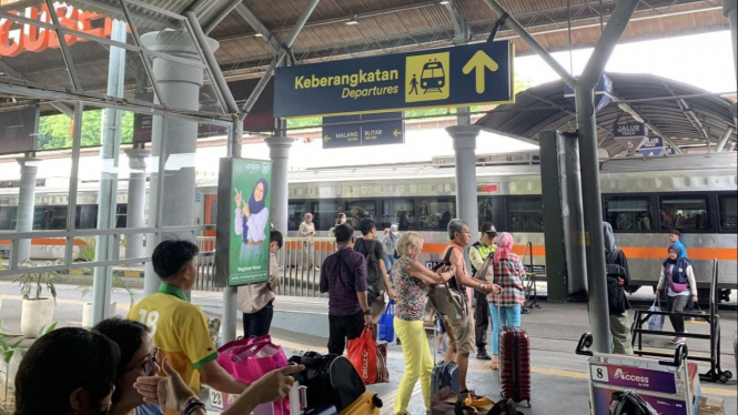 Suasana di Stasiun Gubeng Kota Surabaya