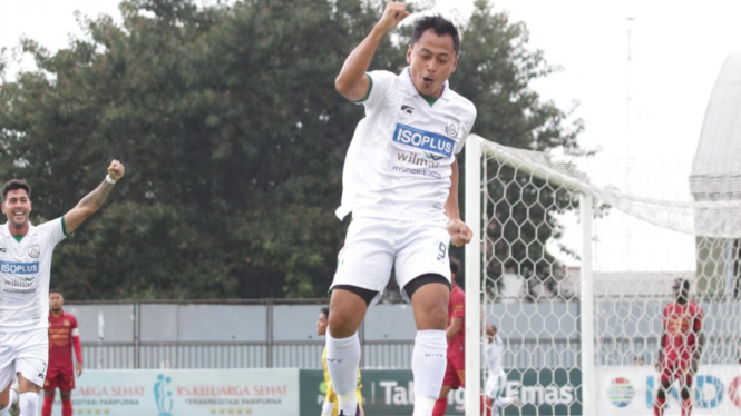 Samsul Arif selebrasi usai cetak gol