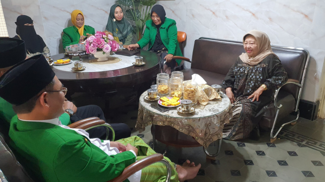 Kunjungan Kornas PeTiga ke Nyai Mahfudhoh Aly Ubaid di Jombang.