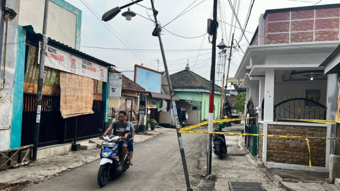 Lokasi kejadian pasutri tewas tersengat tiang PJU di Mojokerto