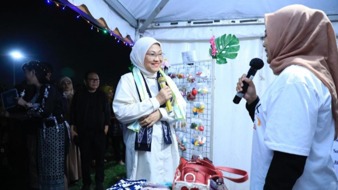 Menaker Ida Fauziyah menghadiri TKM Expo di Stadion Gajah Mada, Mojokerto.