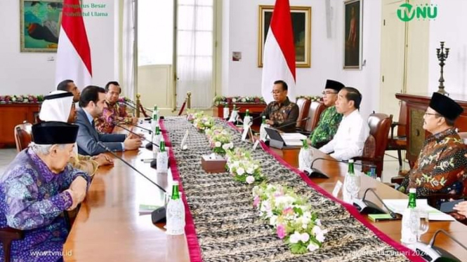 Jokowi saat menerima utusan Presiden Uni Emirat Arab