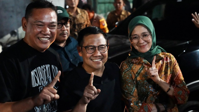 Gus Imin Disambut Antusias Peziarah di Ampel Surabaya