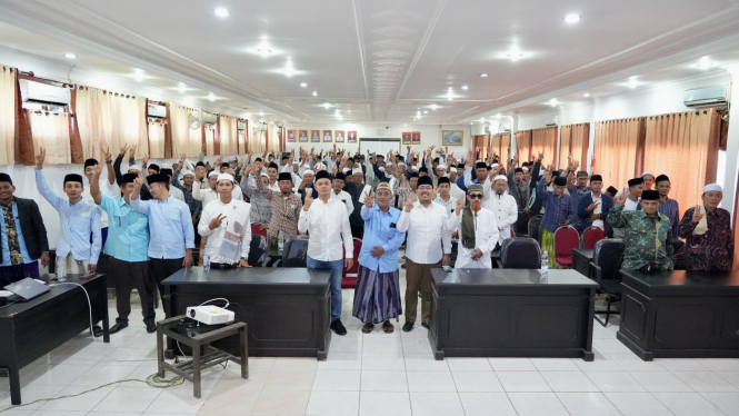 Ratusan kepala dan guru Madrasah Diniyah (Madin) Sampang