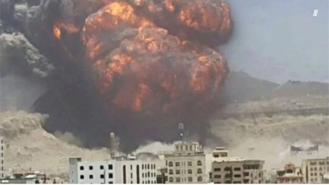 Ledakan akibat serangan Amerika ke Yaman