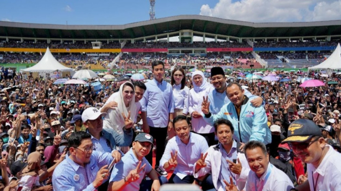 Puluhan ribu buruh deklarasi dukungan Prabowo-Gibran.