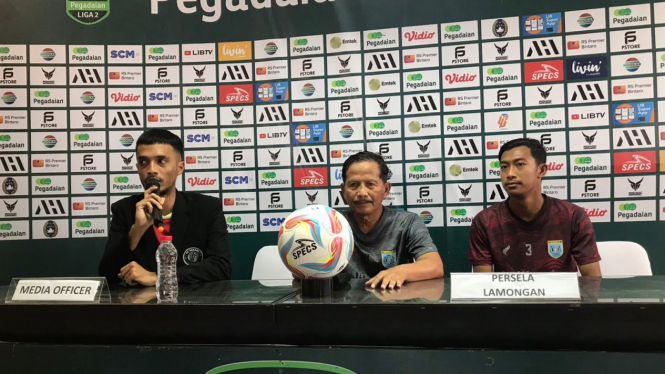 Pelatih Persela Lamongan Djajang Nurjaman saat konferensi pers