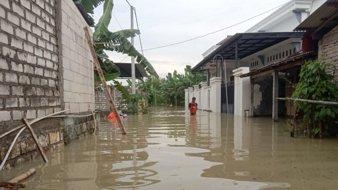 Rumah warga di Kecamatan Laren terendam banjir