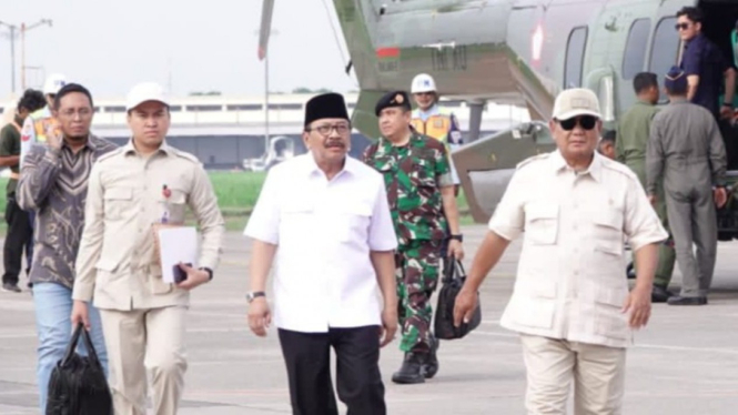 Pakde Karwo bersama Prabowo Subianto