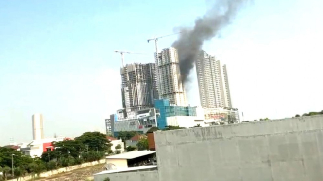 Apartemen Pakuwon City Mall Surabaya kebakaran