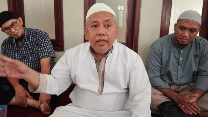 Ibnu Arly, Pembina Yayasan Masjid Assalam Purimas Gunung Anyar.
