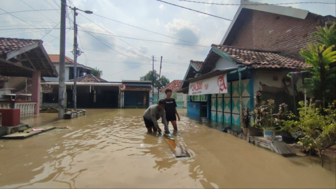 Kondisi banjir di Desa Ngerame, Mojokerto.
