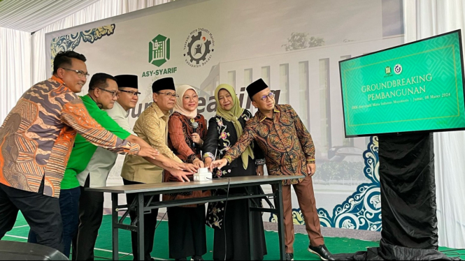 Peletakan batu pertama SMK Asy-syarif Mitra Industri Mojokerto