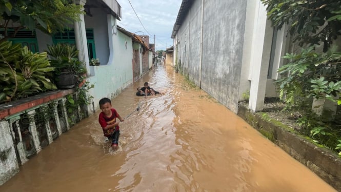 Banjir Kembali Rendam Permukiman Penduduk Kota Mojokerto