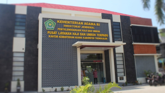 Kantor Pusat Pelayanan Haji dan Umroh Terpadu Kemenag Trenggalek.