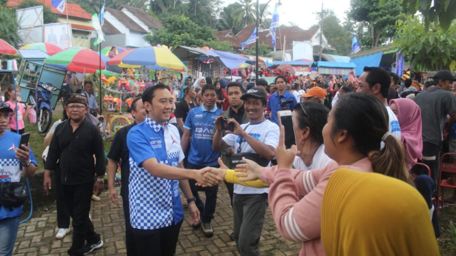 Edhie Baskoro Yudhoyono saat berkampanye d Trenggalek.