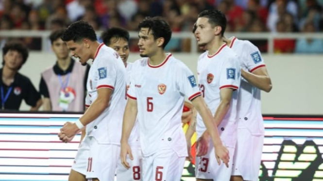 Pemain Indonesia merayakan gol ke gawang Vietnam