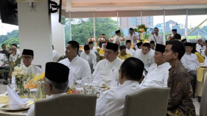 Cawapres Prabowo-Gibran hadiri bukber Partai Golkar