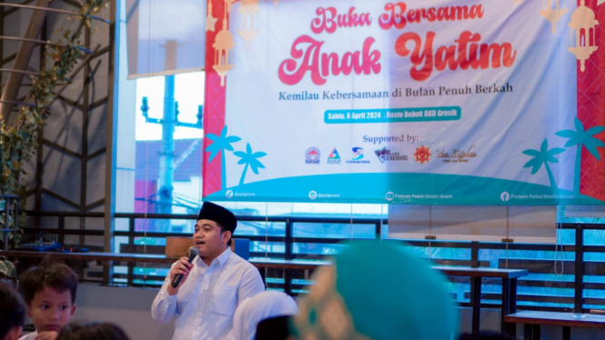 Politisi PKB Syahrul Munir bersama komunitas pemuda peduli dhuafa