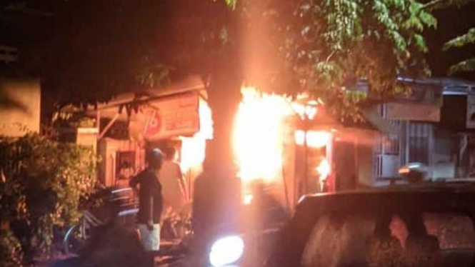 Pom bensin mini di Bojonegoro terbakar