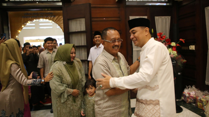 Open house Idul Fitri di rumdis Wali Kota Surabaya Eri Cahyadi