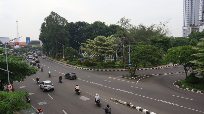 Kawasan Bundaran Dolog atau Taman Pelangi di Surabaya.