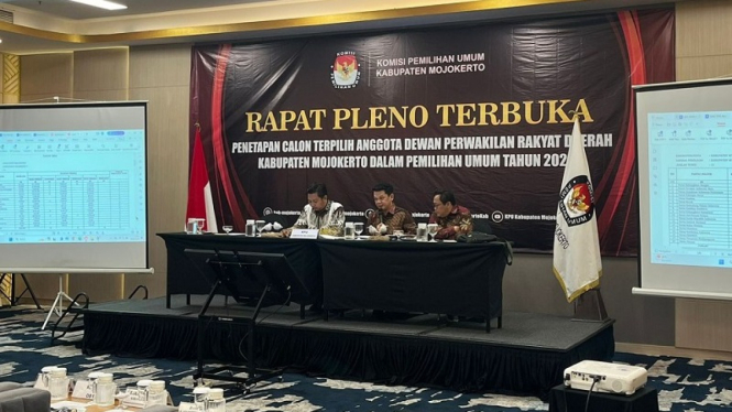 Rapat Pleno KPU Kabupaten Mojokerto penetapan calon terpilih DPRD periode 2024-2029