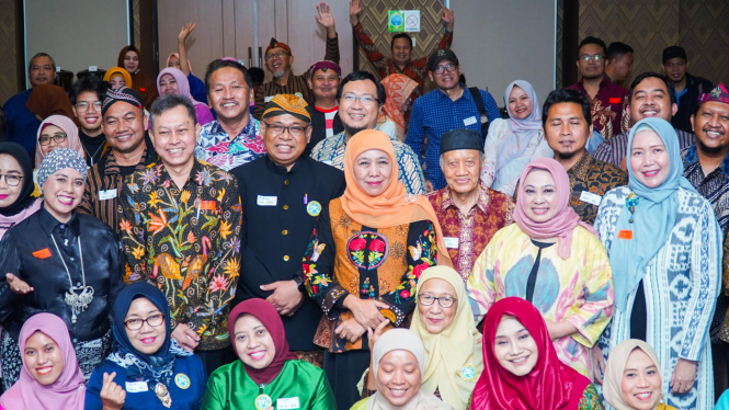 Khofifah Indar Parawansa di acara IKA Unair Jawa Tengah.