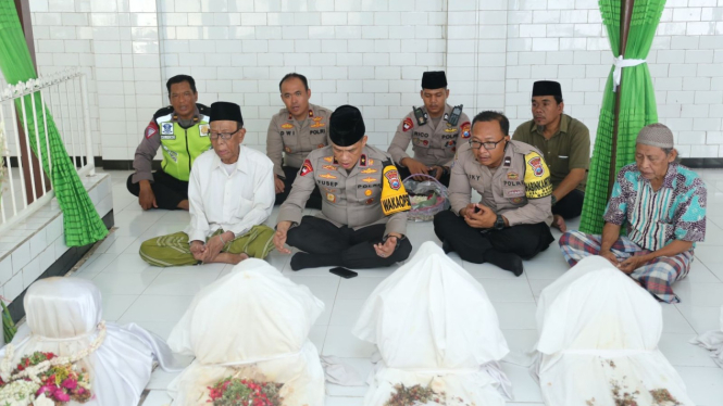 Wakapolda Jatim Brigjen Yusep Gunawan ziarah Makam Sunan Bungkul