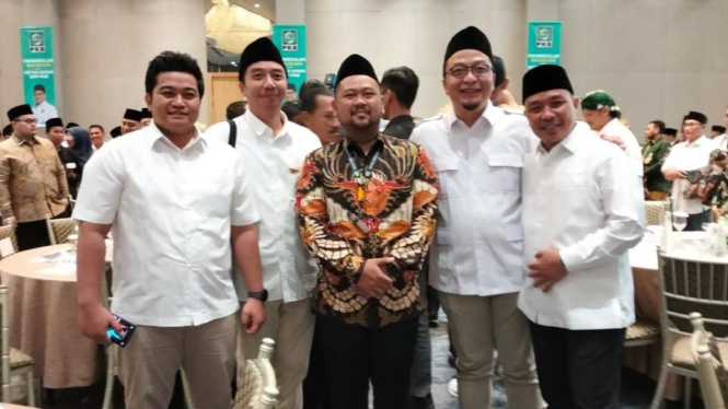 5 Bacakada Gresik di sela acara bersama Cak Imin di Surabaya.