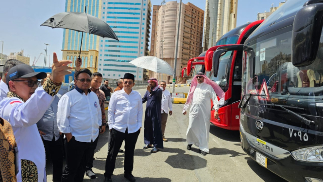 Menang Yaqut cek bus transportasi haji di Makah, Arab Satu di.