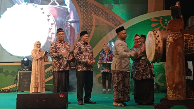 Bupati Gresik Fandi Akhmad Yani dan Wakil Bupati di MTQ XXXI Bungah