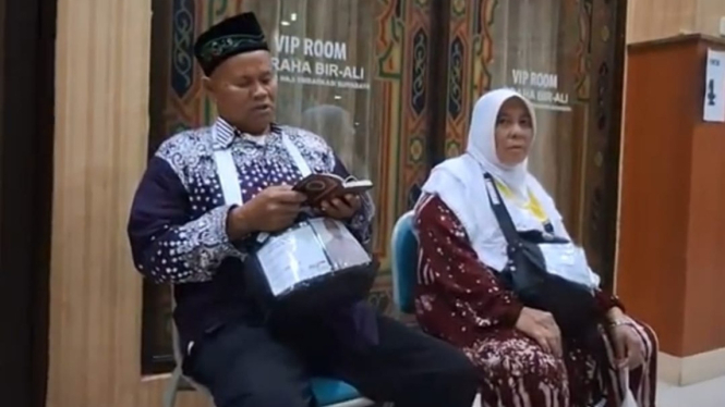 Paridjan dan istri, pasutri pencari rumput yang berhaji.