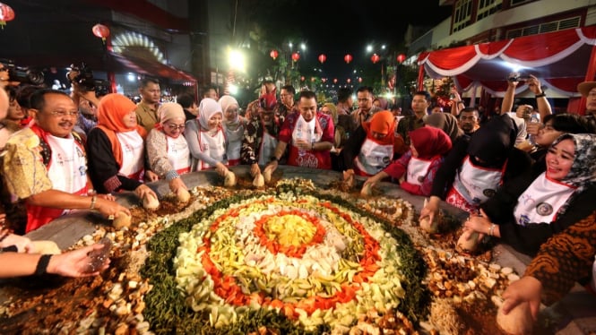 Festival Rujak Uleg di Kota Surabaya tahun lalu.