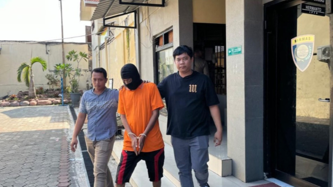 Kepala Desa Sumberteguh, Kecamatan Kudu, Jombang, Wawan Sudarmanto, ditangkap polisi dalam kasus penggelapan uang